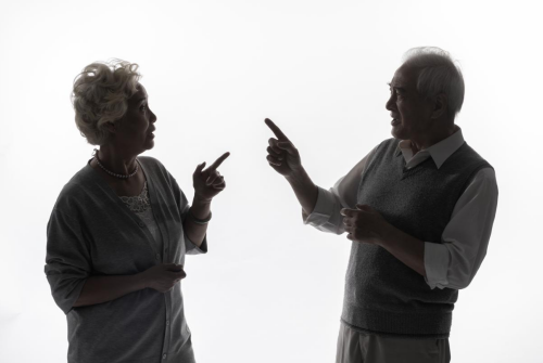 1668392069273154.png 争吵1.png